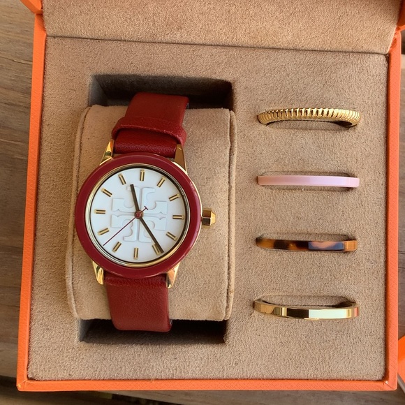 Beautiful authentic TORY BURCH watch with bezels 💥💥💥